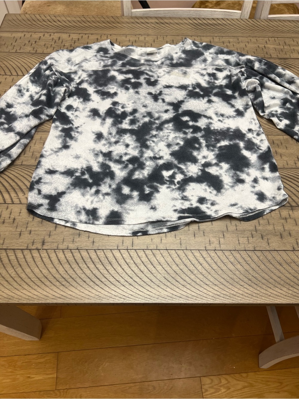 Women’s Moda Marble Tie-Dye Sweatshirt - Black & White